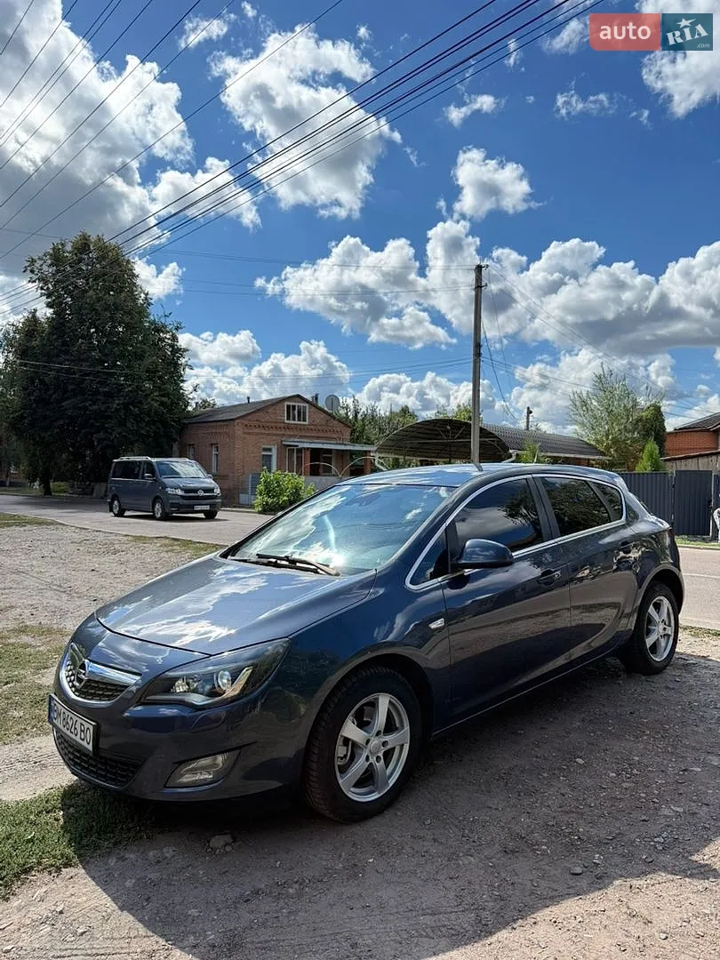 Opel Astra, 2010