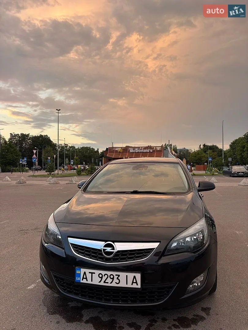 Opel Astra, 2010