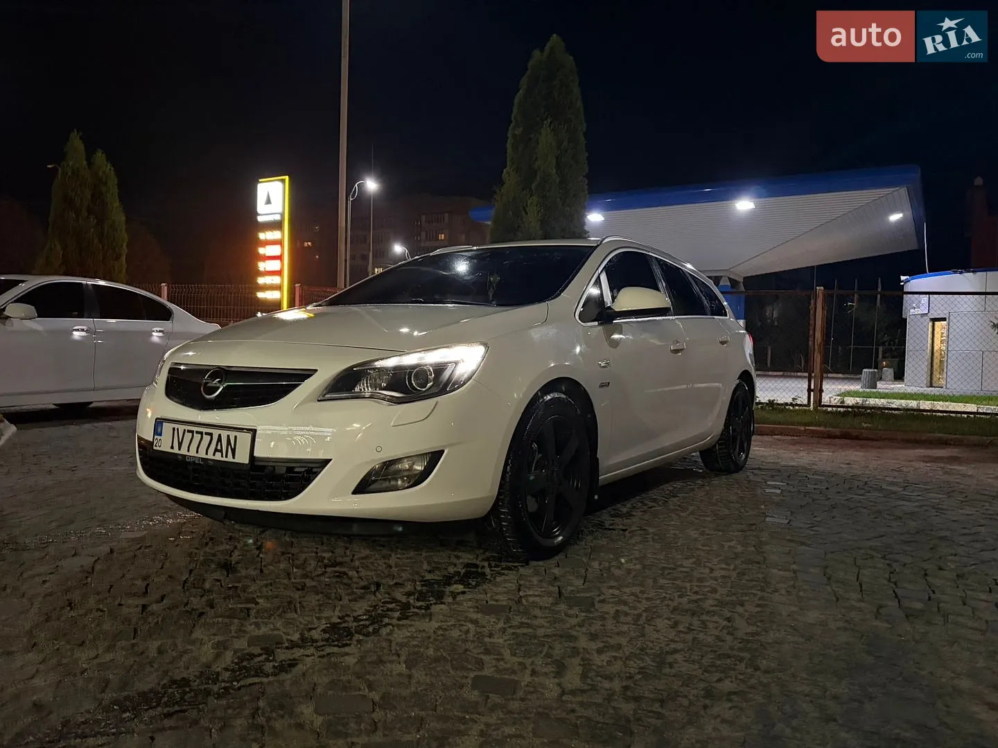Opel Astra, 2011