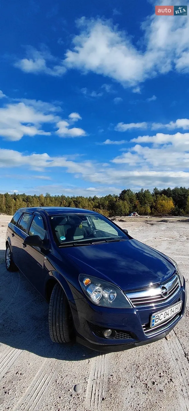 Opel Astra, 2010