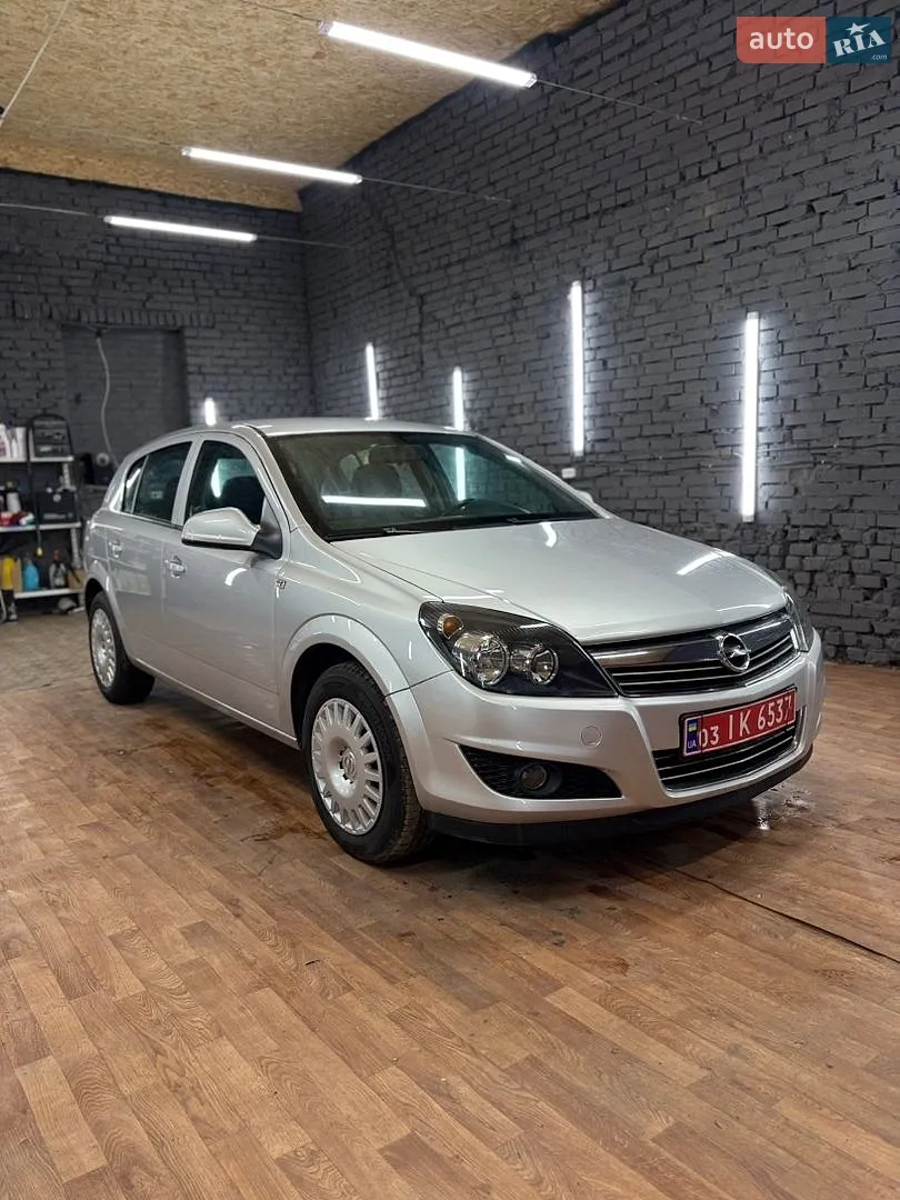 Opel Astra, 2012