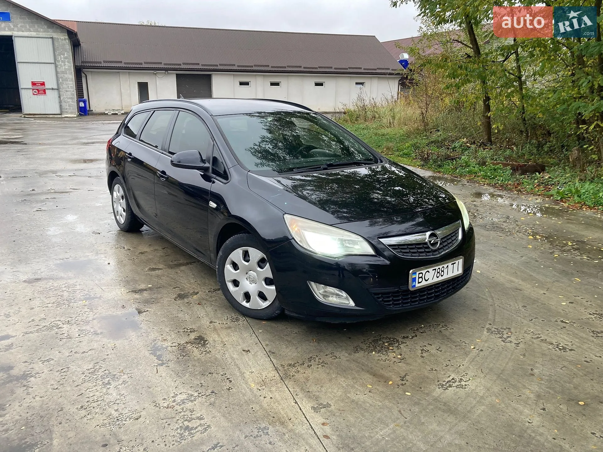 Opel Astra, 2011