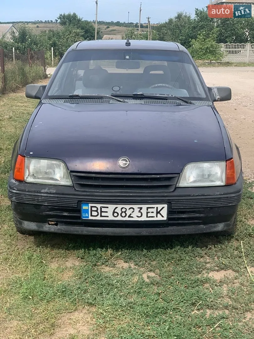 Opel Kadett, 1990