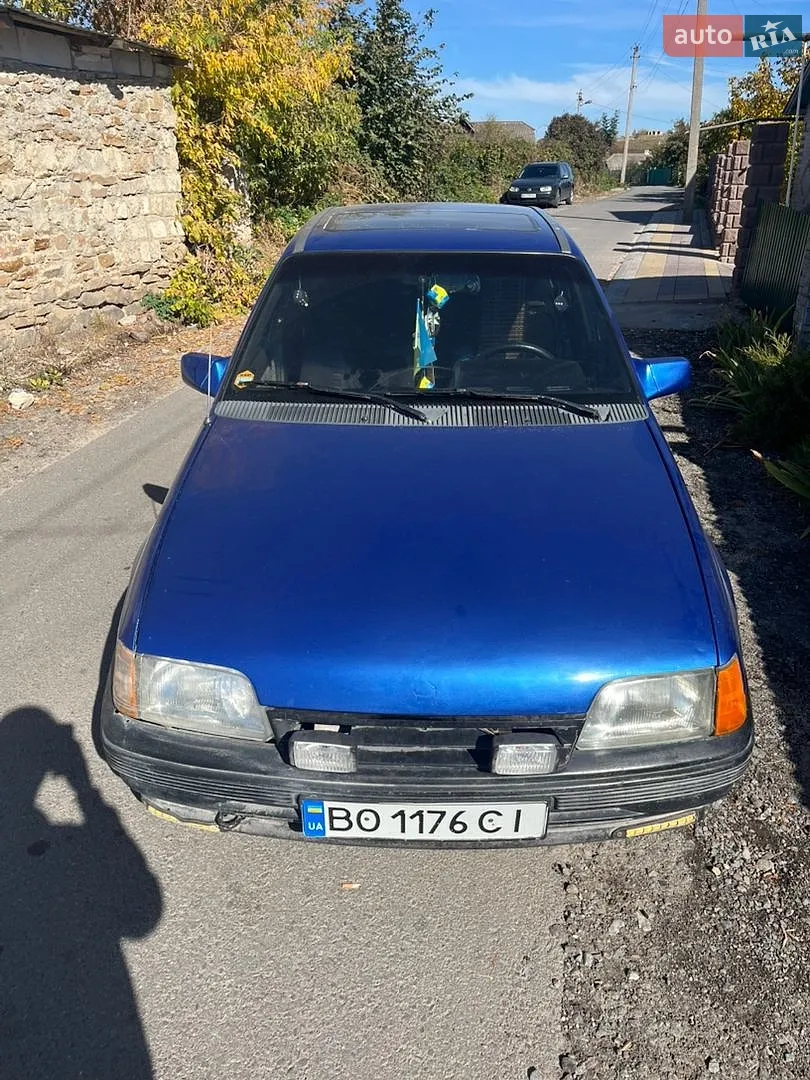 Opel Kadett, 1990
