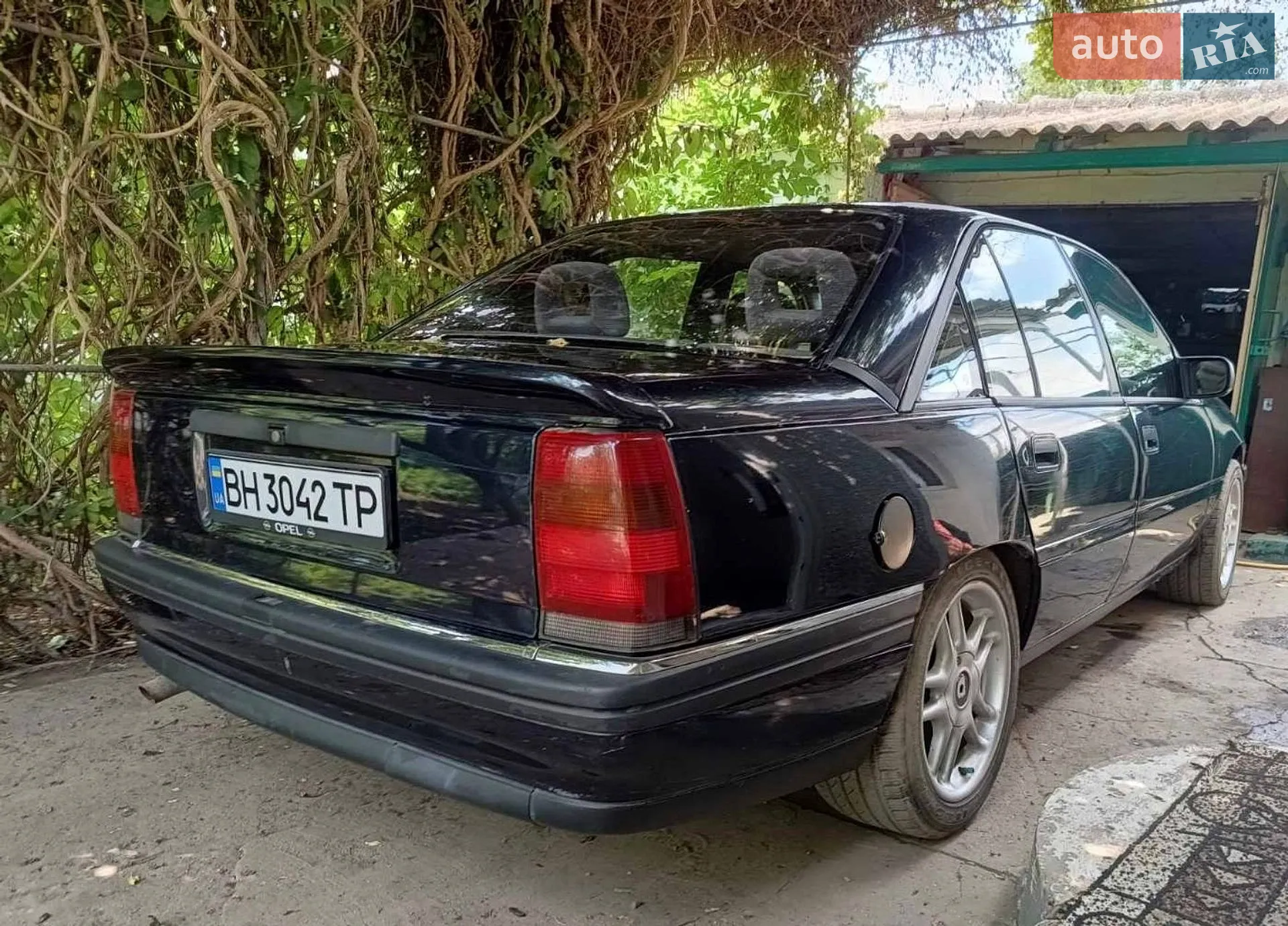 Opel Omega, 1989