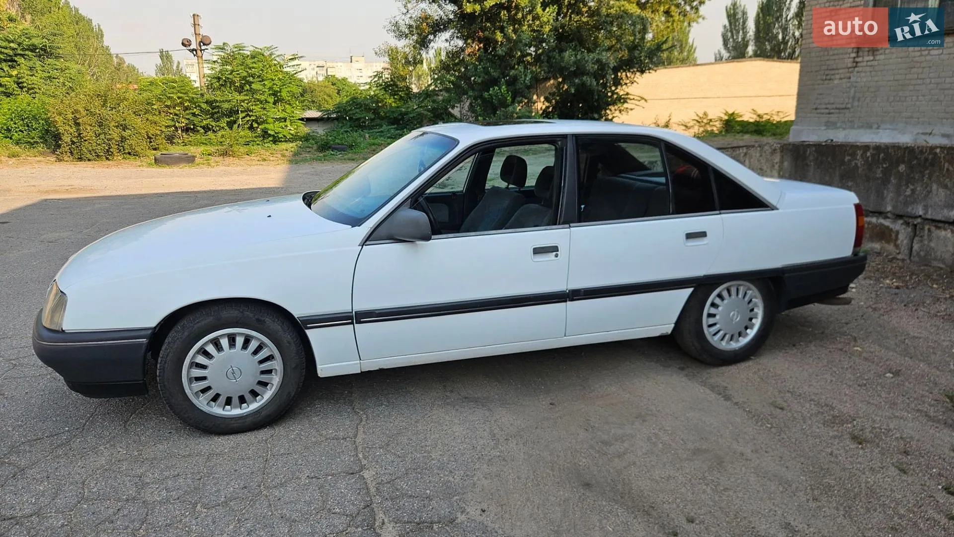 Opel Omega, 1990
