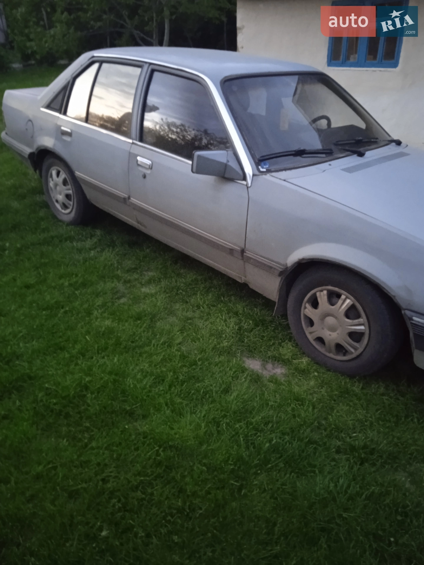 Opel Rekord, 1982