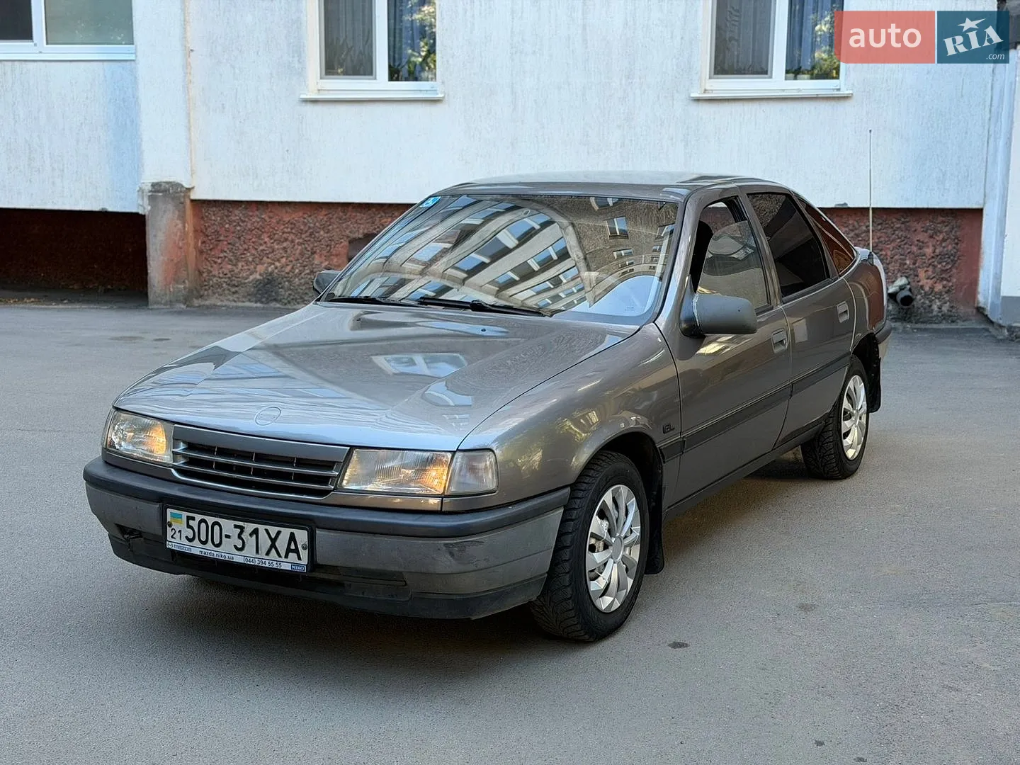 Opel Vectra, 1989