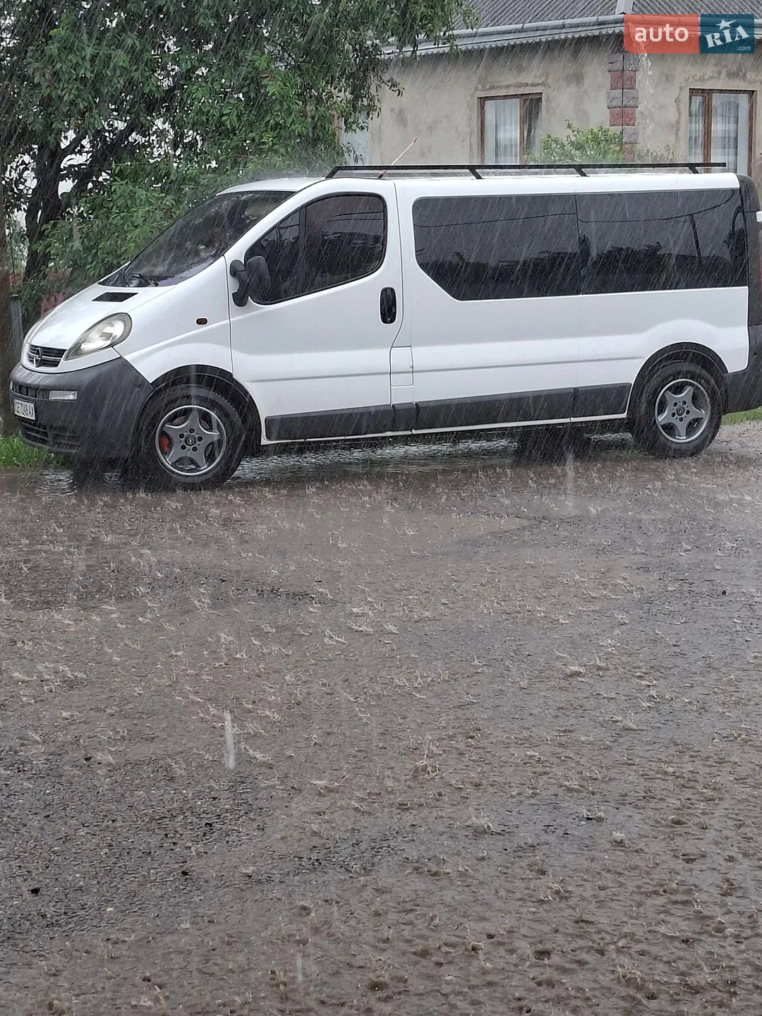 Opel Vivaro, 2004