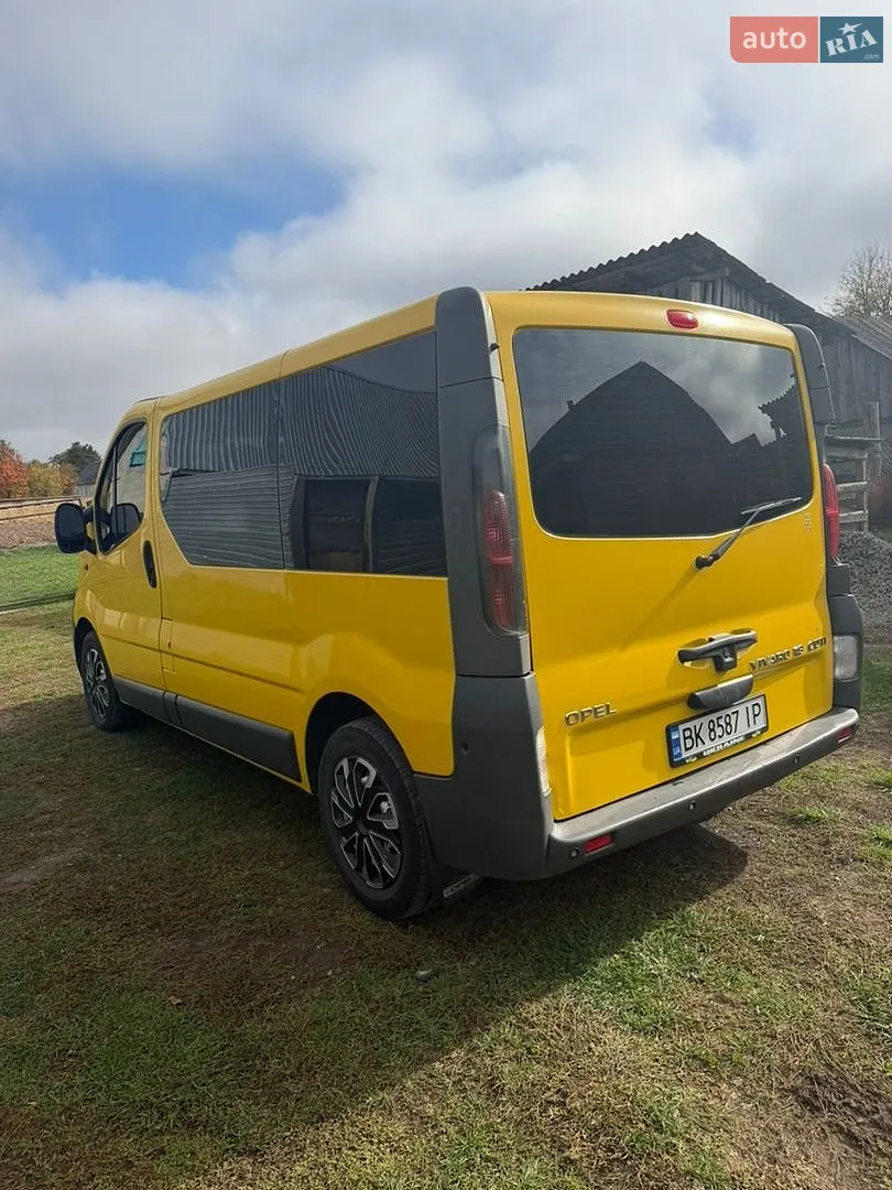 Opel Vivaro, 2004