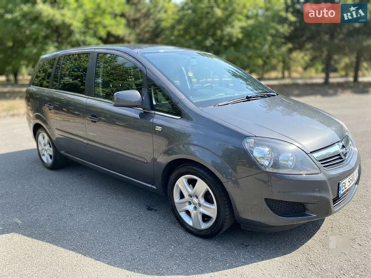 Opel Zafira, 2011