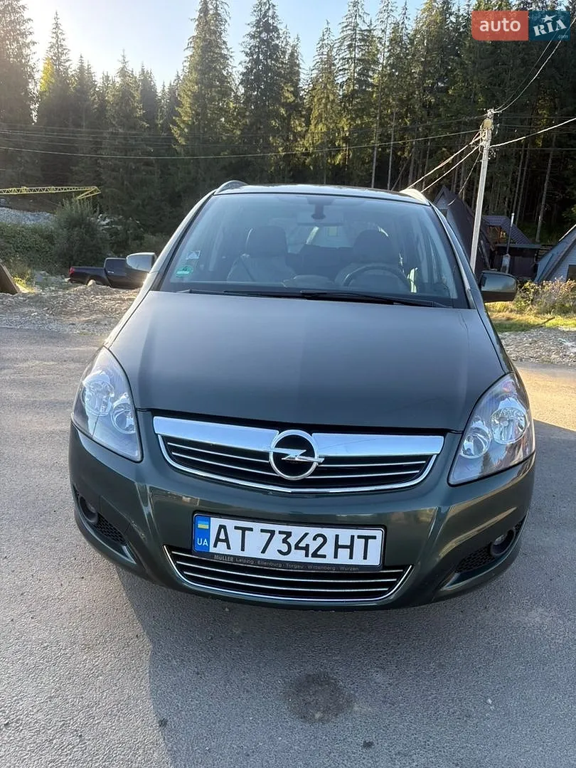 Opel Zafira, 2011
