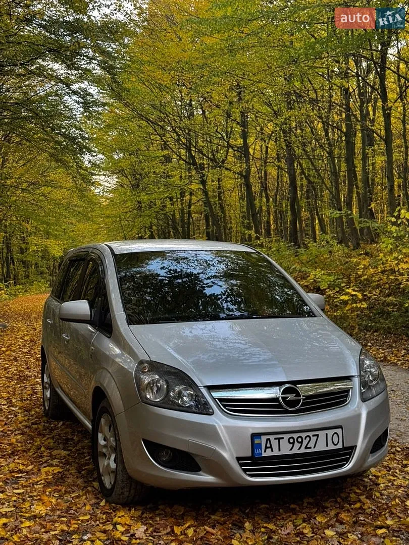 Opel Zafira, 2011