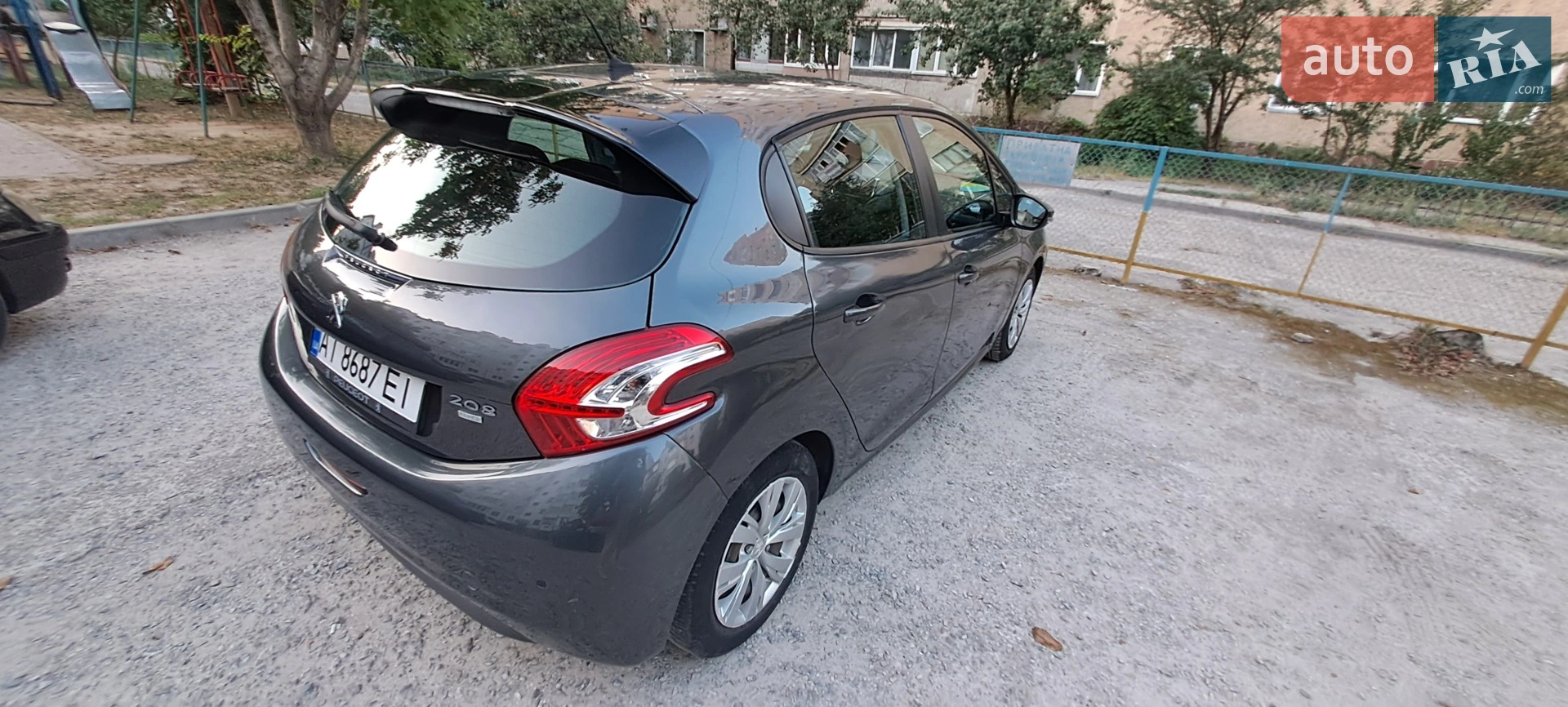 Peugeot 208, 2012