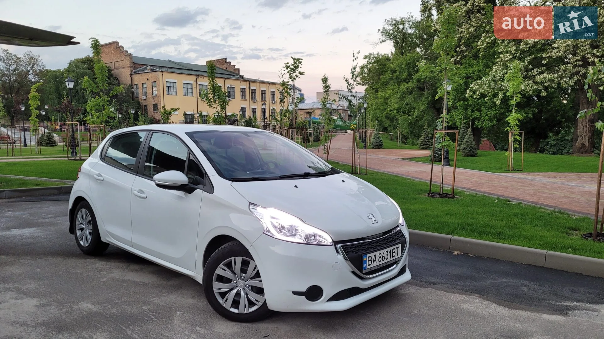 Peugeot 208, 2013