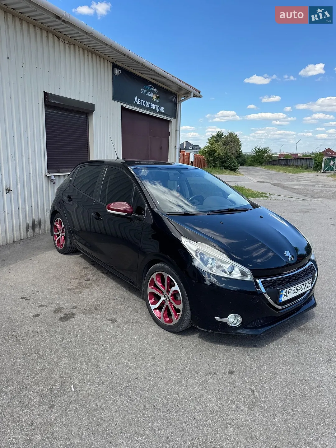 Peugeot 208, 2013