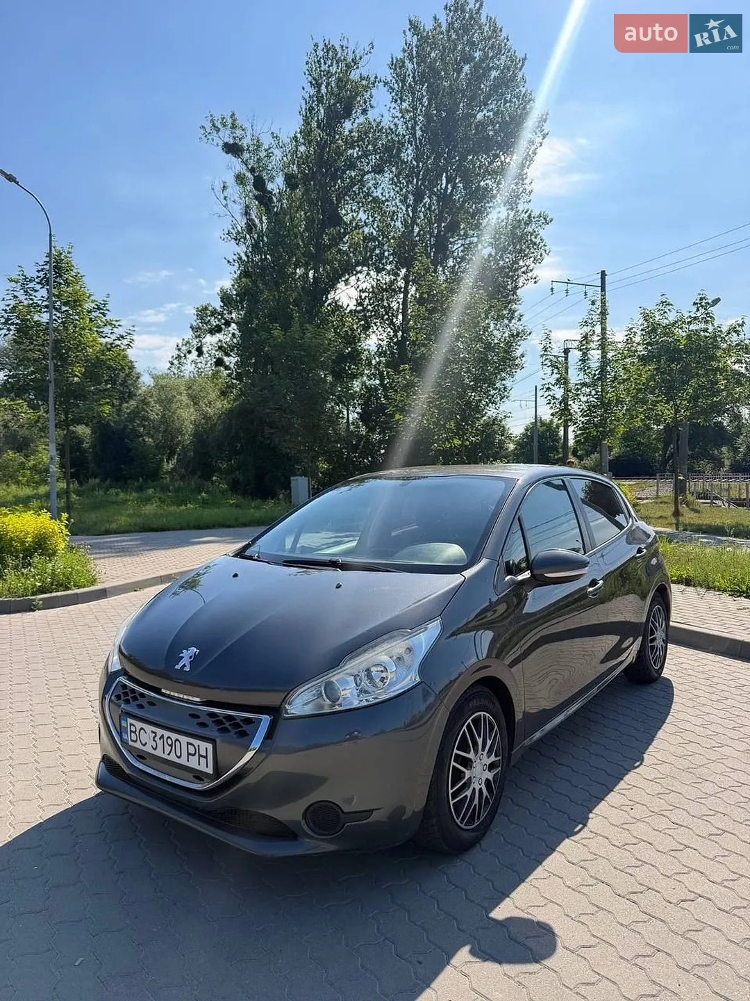 Peugeot 208, 2012