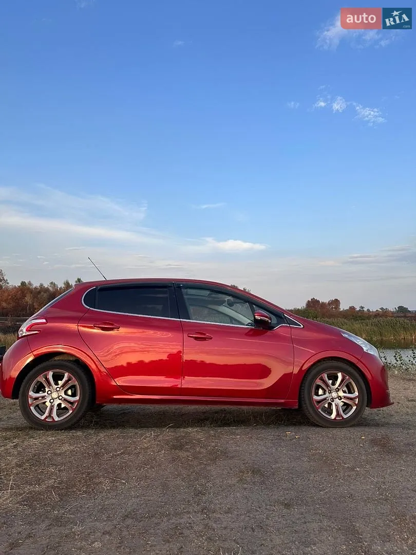 Peugeot 208, 2013