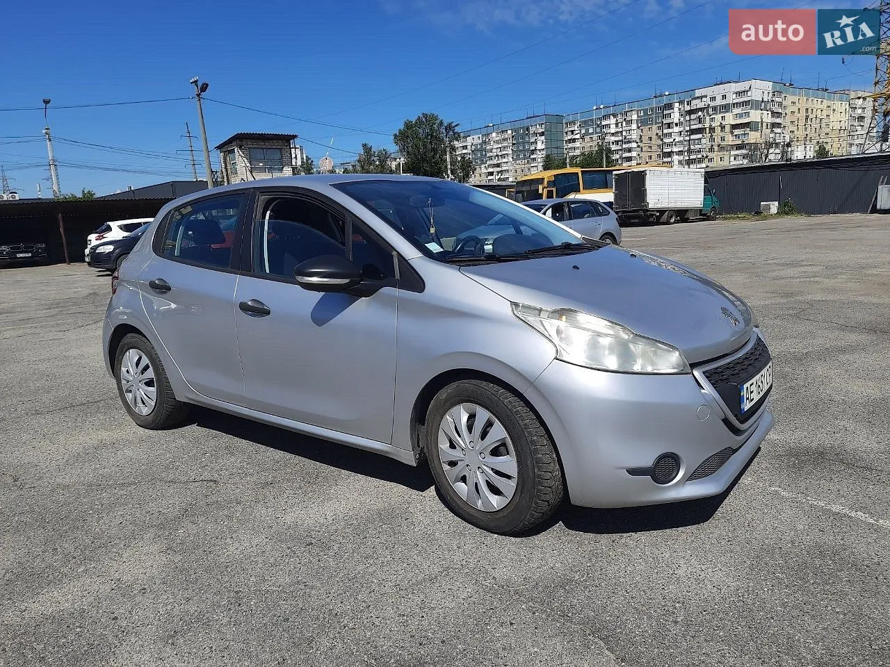 Peugeot 208, 2013