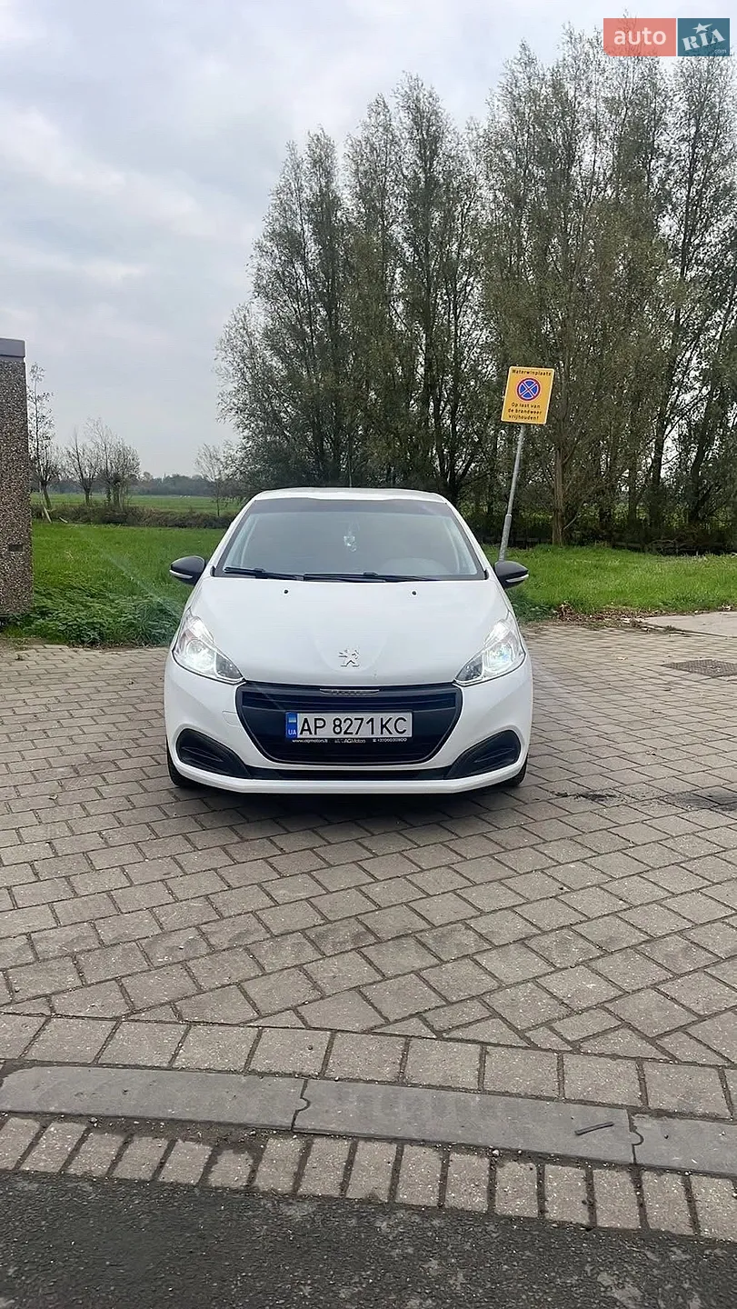 Peugeot 208, 2015