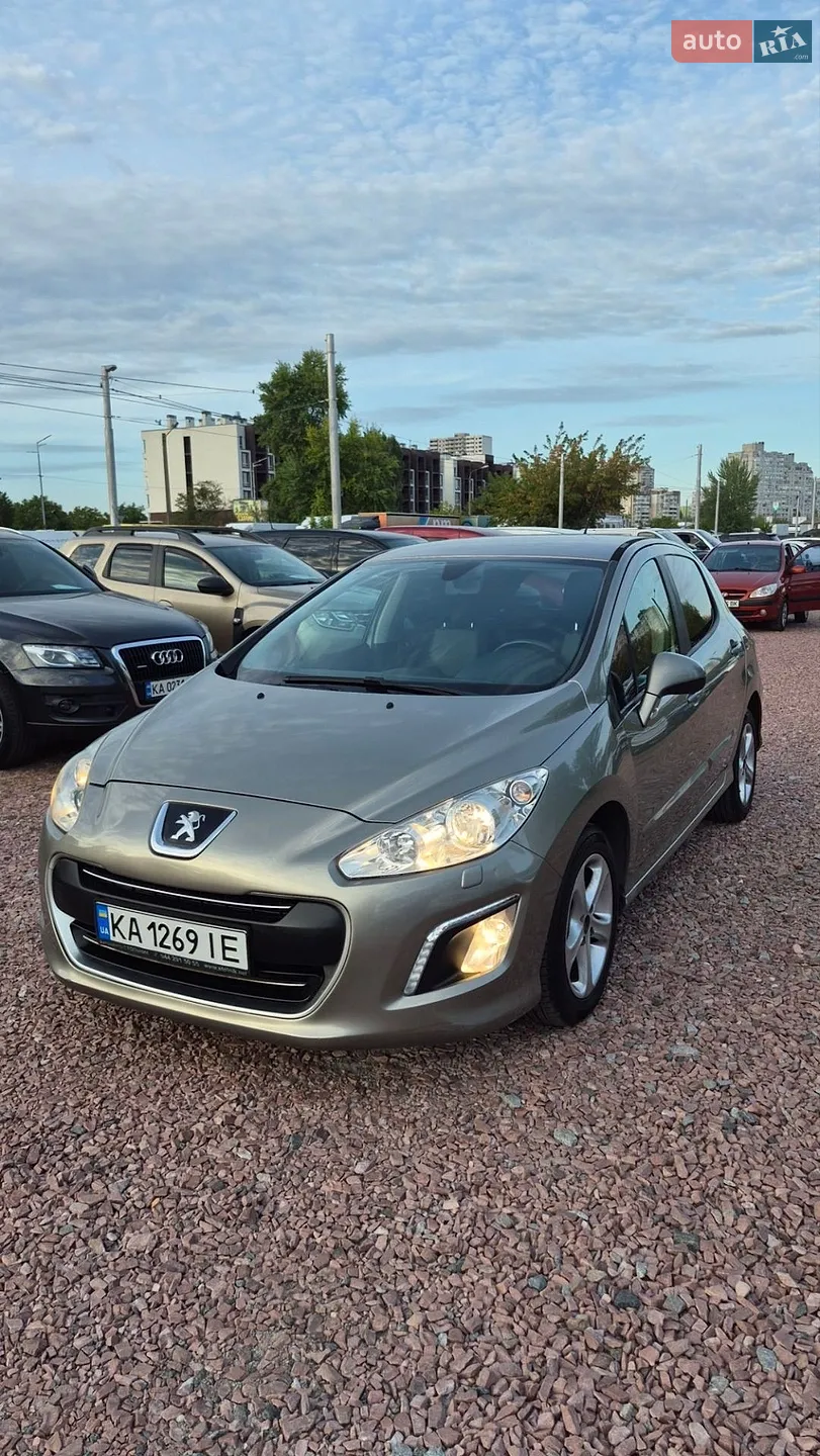 Peugeot 308, 2011