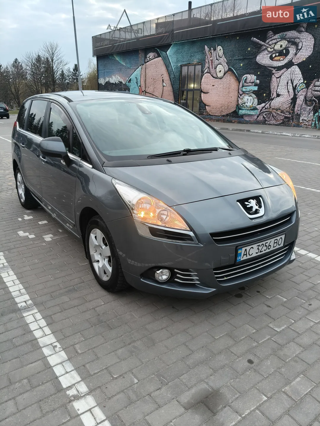 Peugeot 5008, 2011