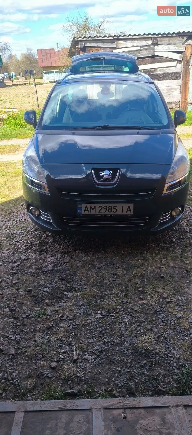Peugeot 5008, 2011