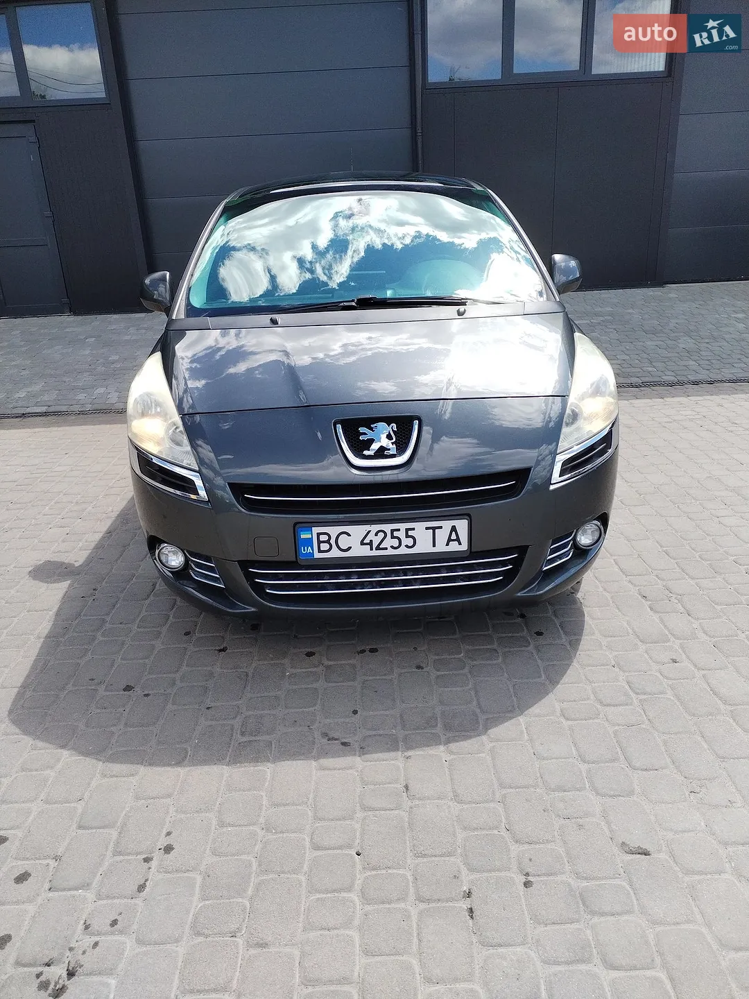Peugeot 5008, 2011