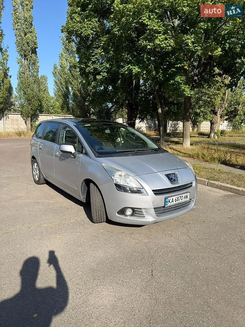 Peugeot 5008, 2011