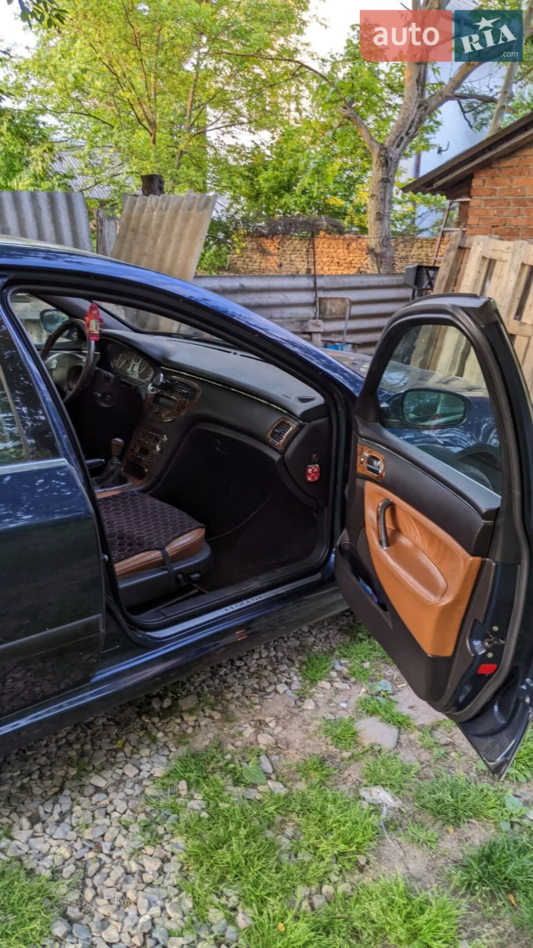 Peugeot 607, 2001