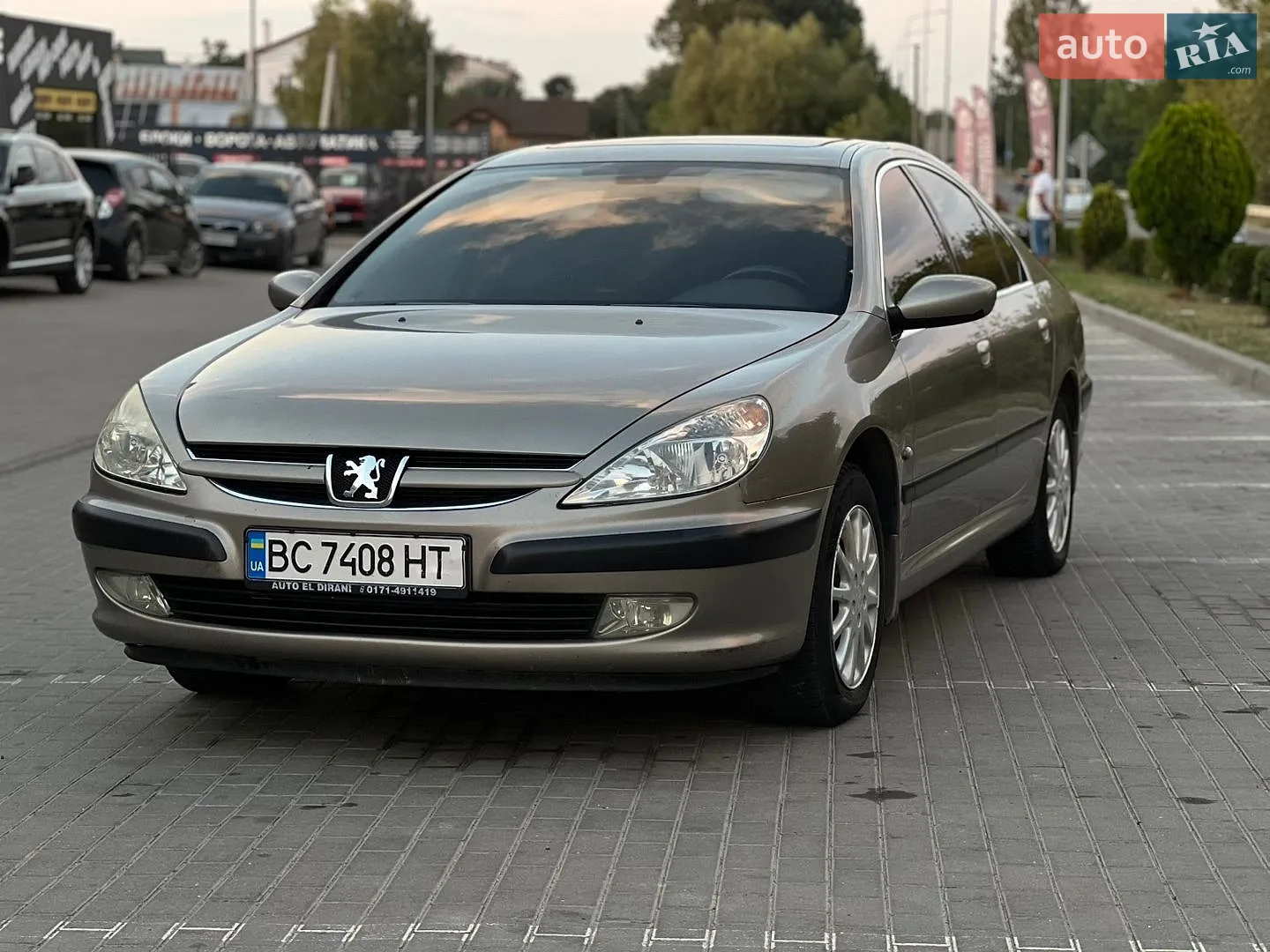 Peugeot 607, 2001