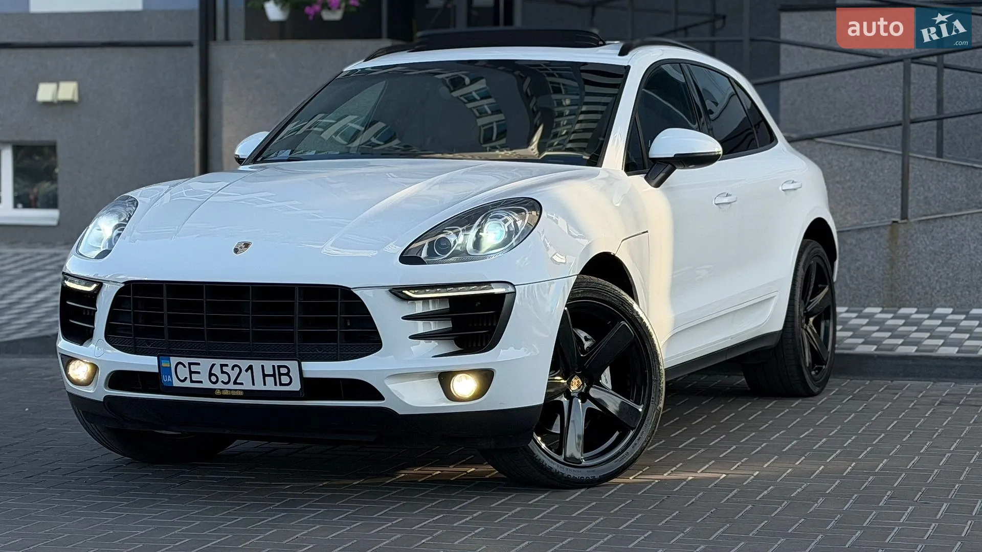 Porsche Macan, 2015