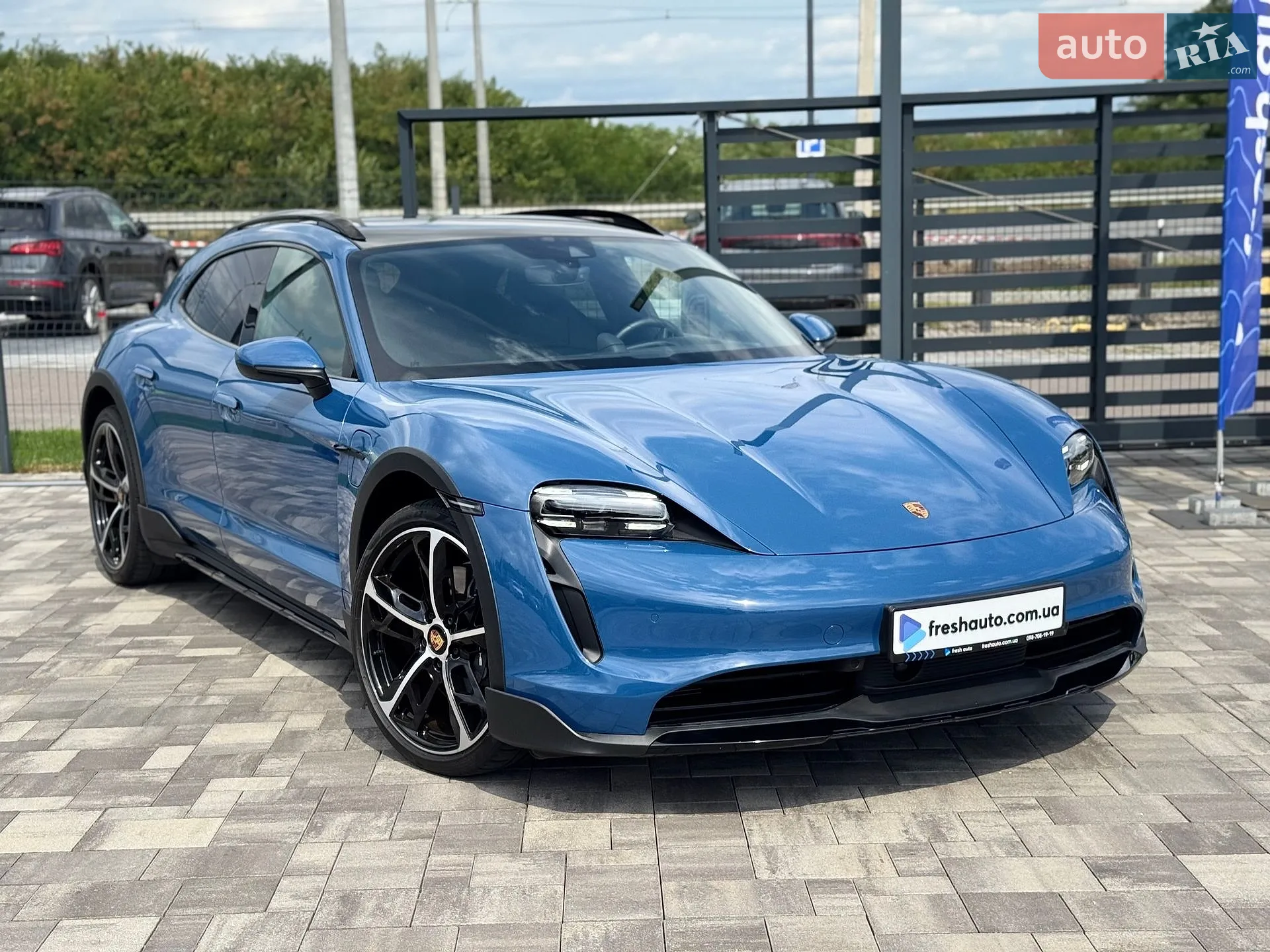 Porsche Taycan Cross Turismo, 2023