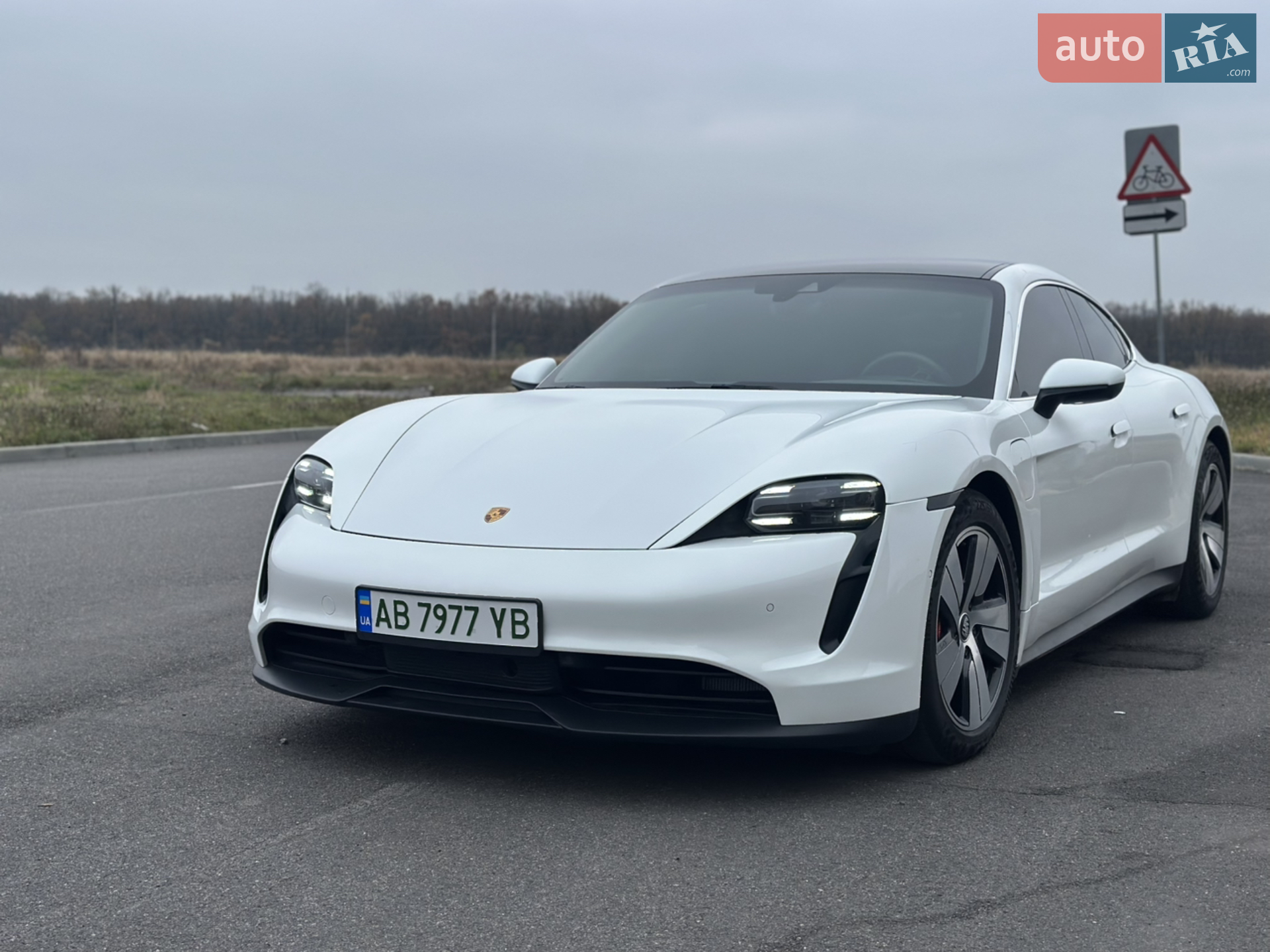 Porsche Taycan, 2020