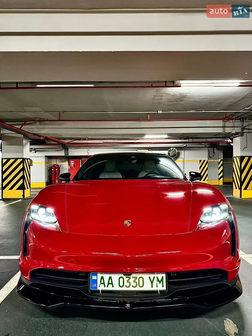 Porsche Taycan, 2022