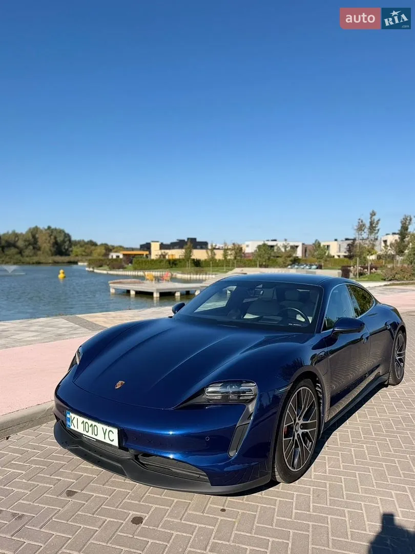 Porsche Taycan, 2022