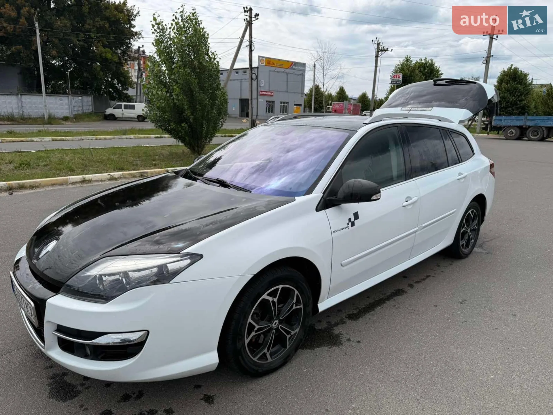 Renault Laguna, 2011