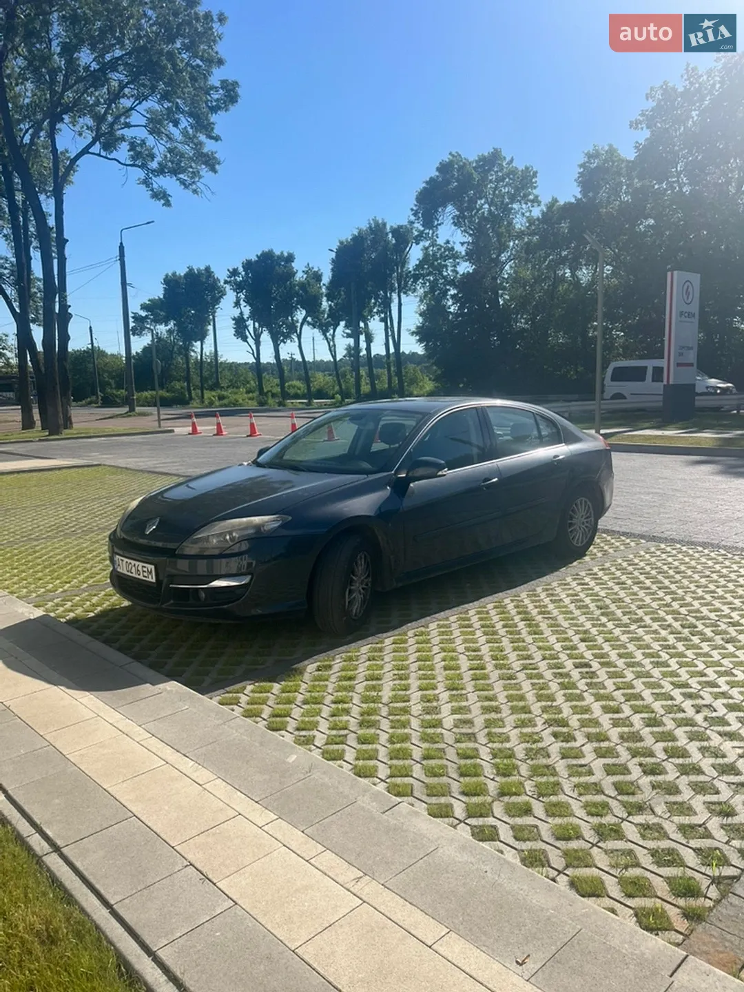 Renault Laguna, 2011