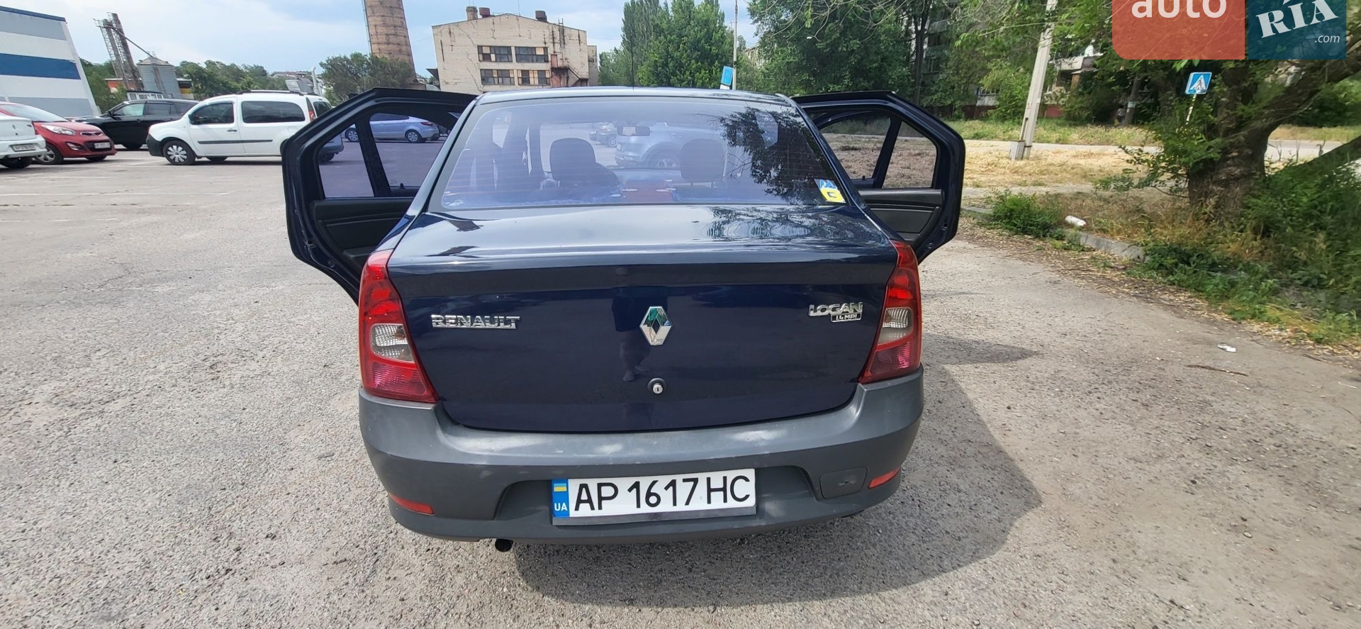 Renault Logan 2010 — 1