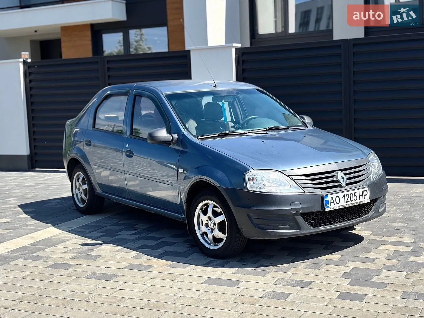 Renault Logan, 2011