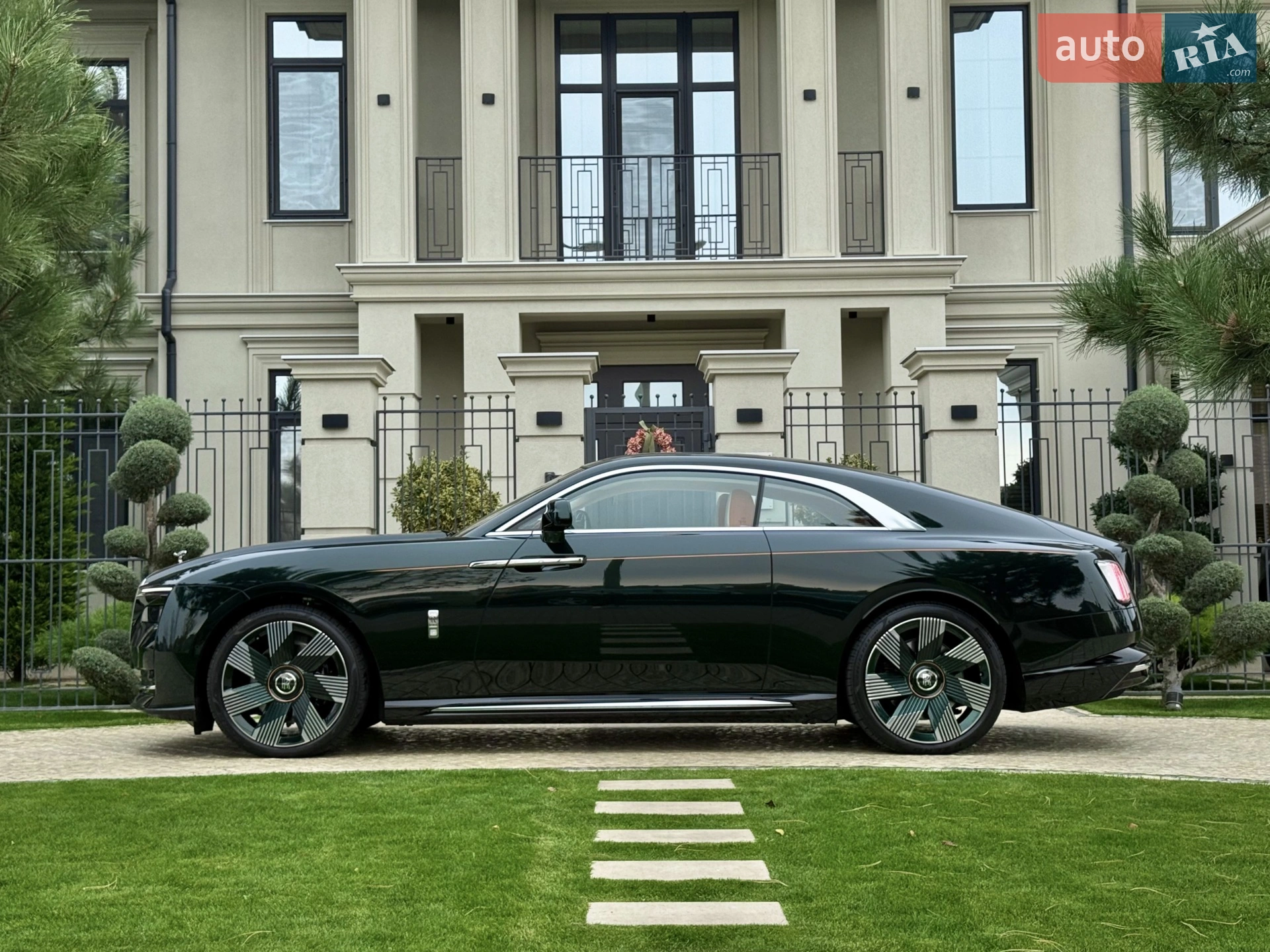 Rolls-Royce Spectre, 2024