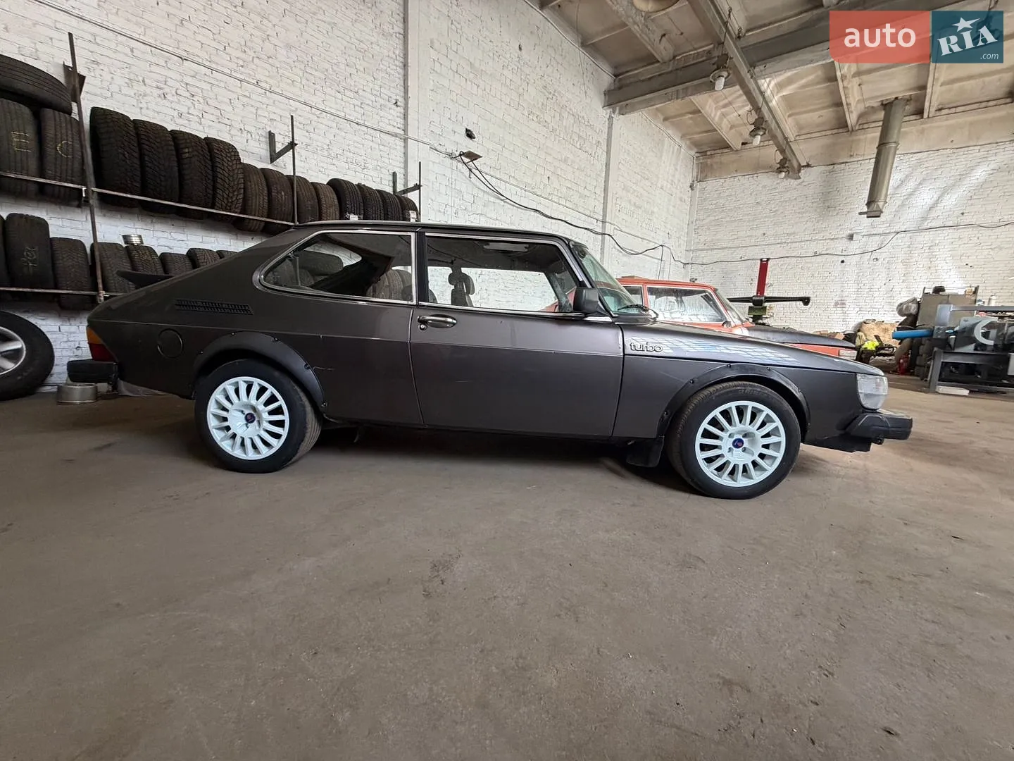 Saab 900, 1983