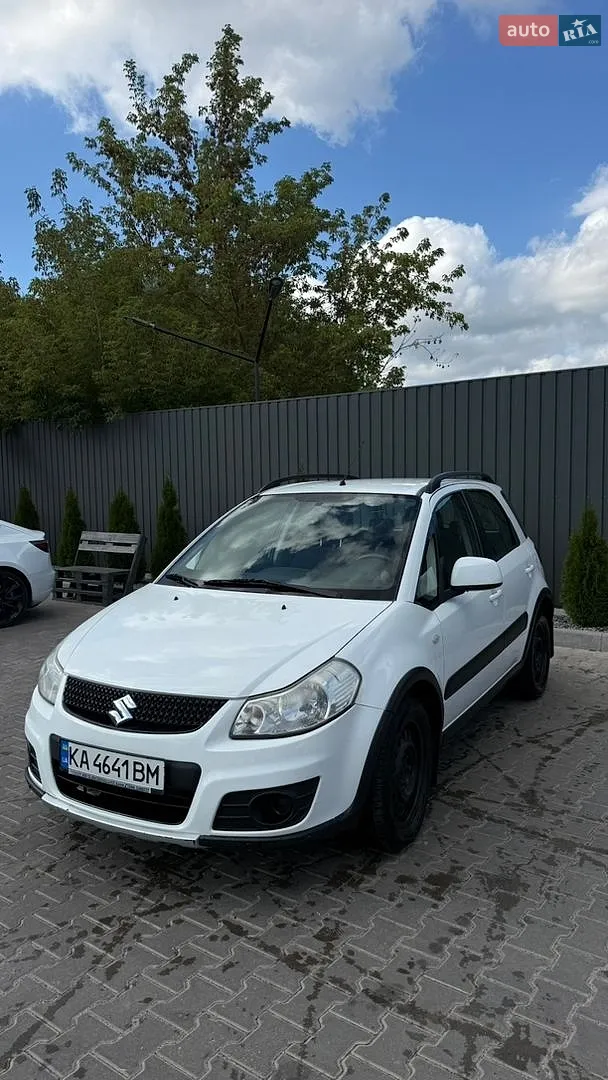 Suzuki SX4, 2011