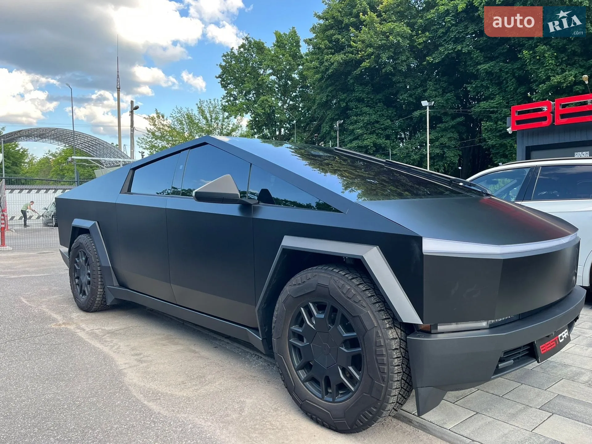 Tesla Cybertruck, 2024