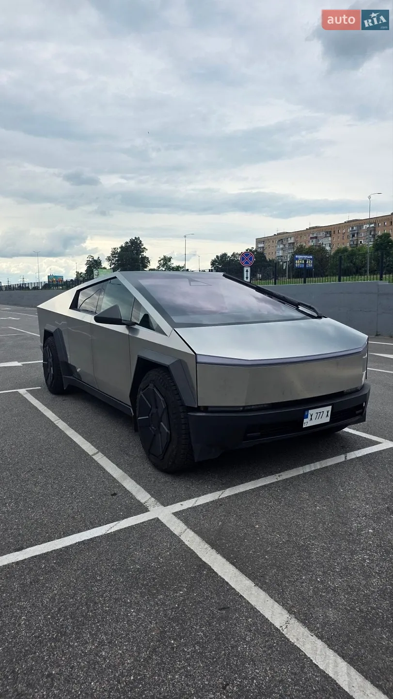 Tesla Cybertruck, 2024