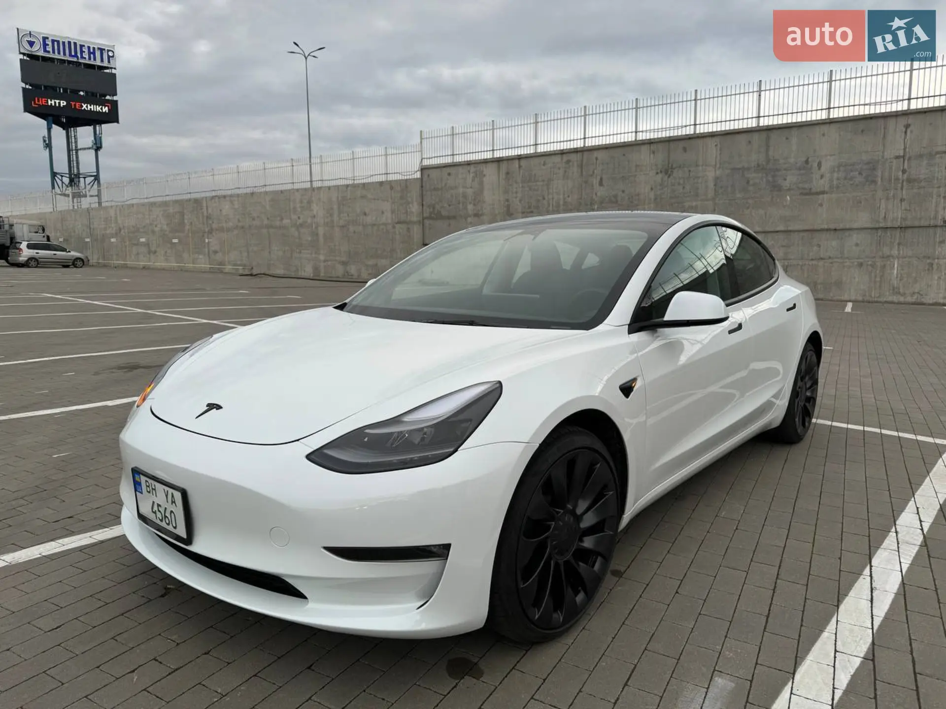 Tesla Model 3, 2023