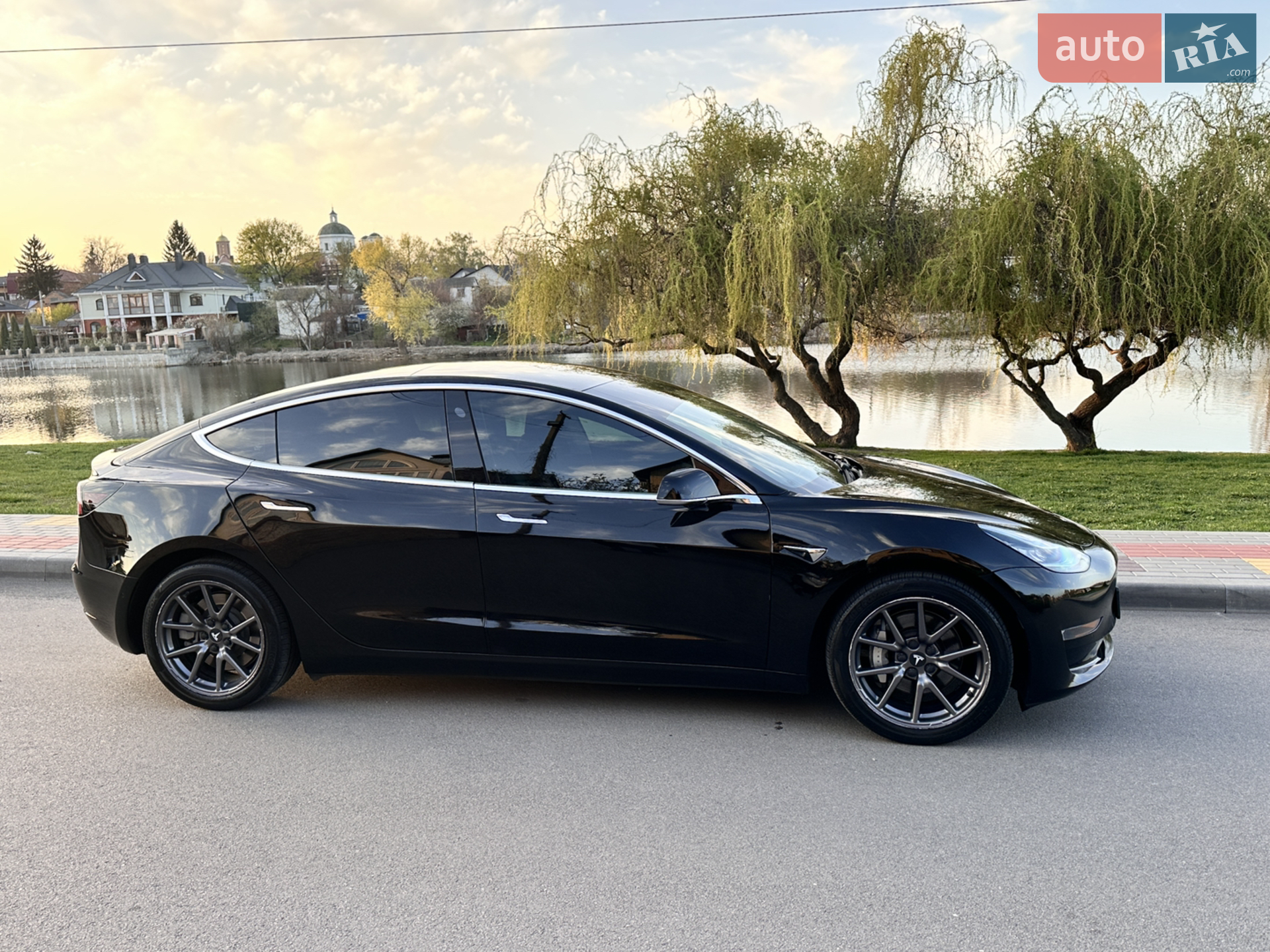 Tesla Model 3, 2019