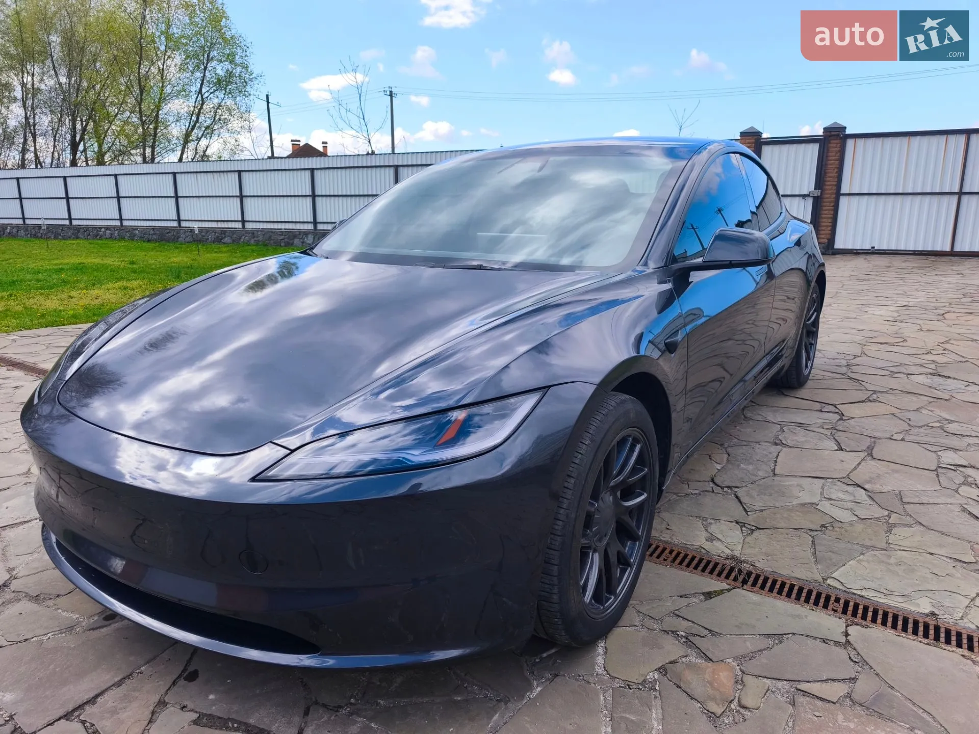 Tesla Model 3, 2024