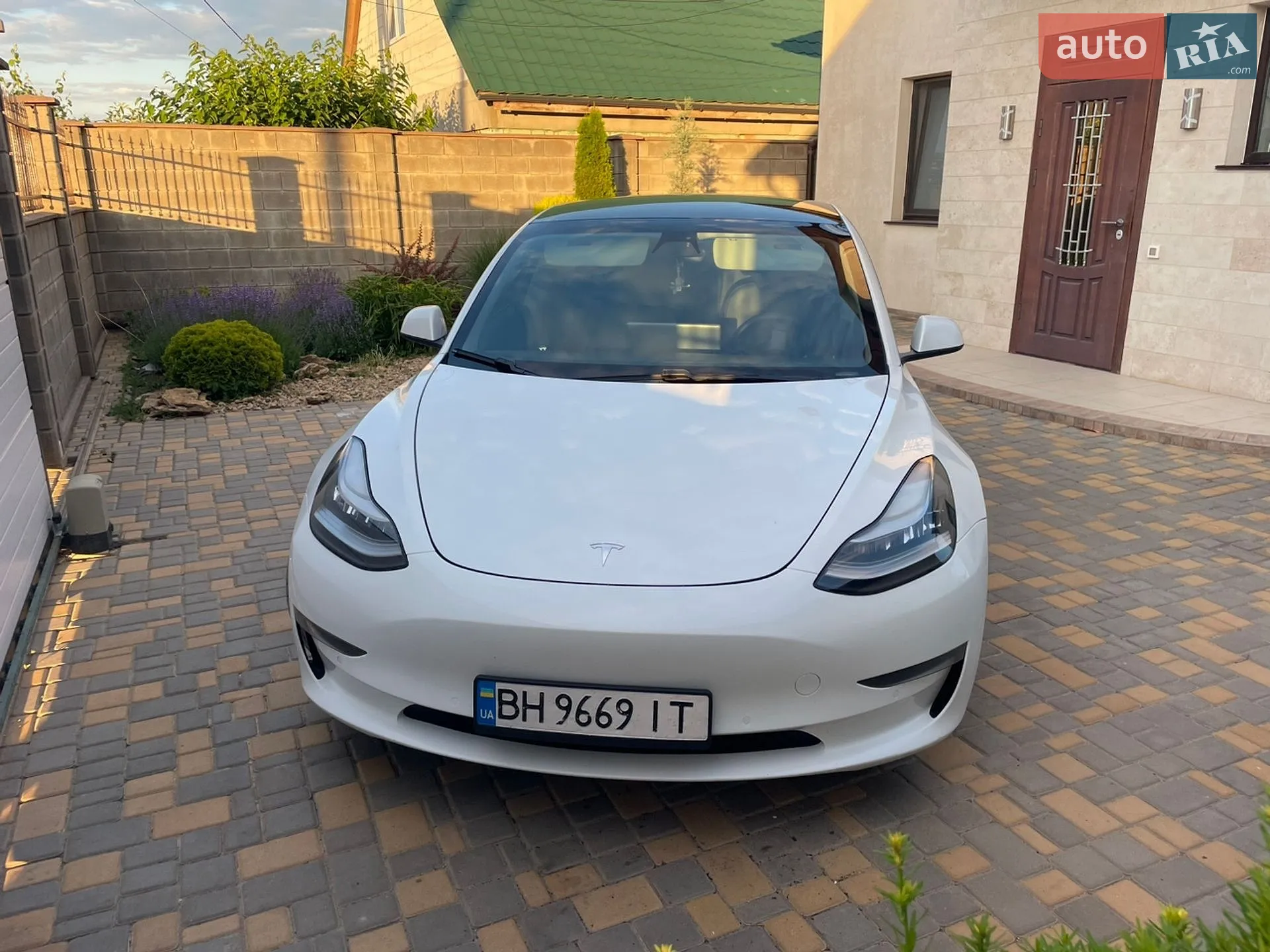 Tesla Model 3, 2019
