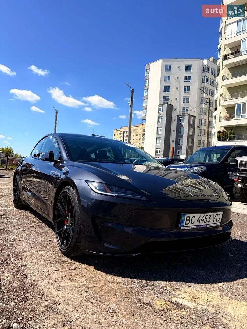 Tesla Model 3, 2024